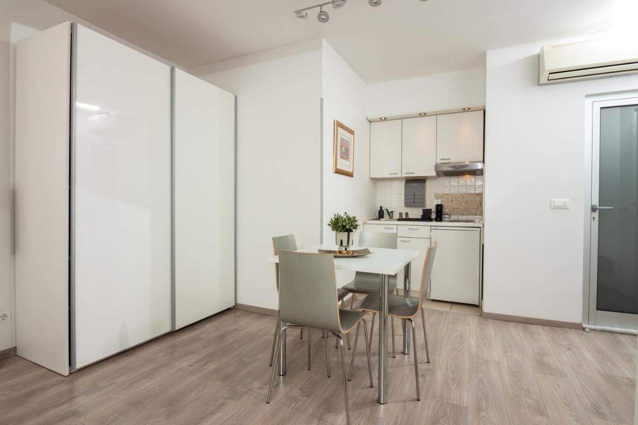 Apartments Lovret Flowers Split Exterior photo