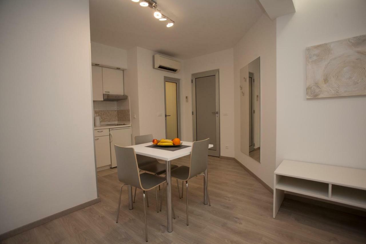 Apartments Lovret Flowers Split Exterior photo